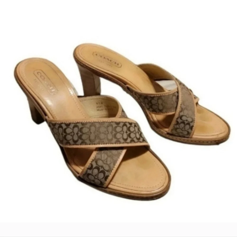 Coach dede mini logo brown heel sandals Size Pre-Owned Excellent 9-1/2